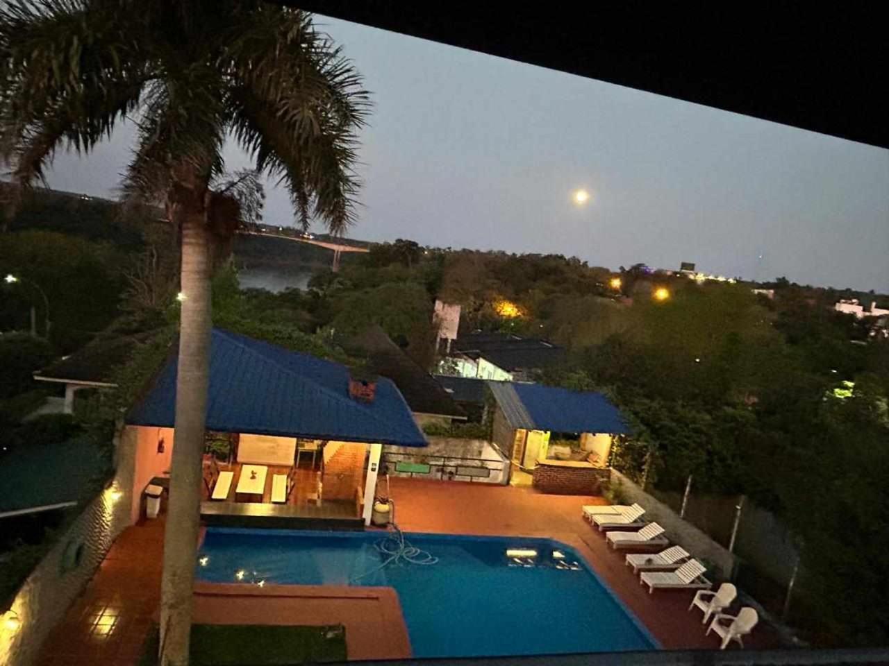 Guembe Al Rio Hostel プエルト・イグアス エクステリア 写真